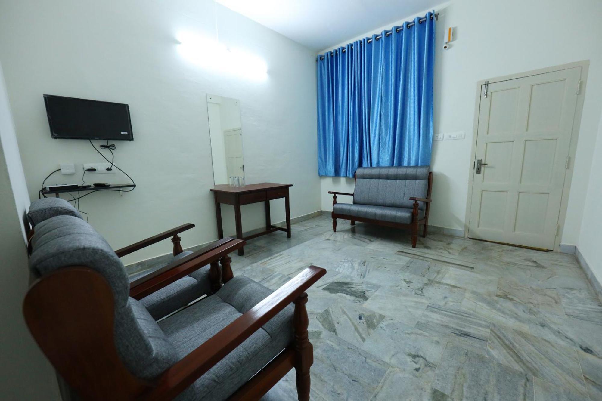 Temple View Residency Hotel Chottanikara Exterior photo
